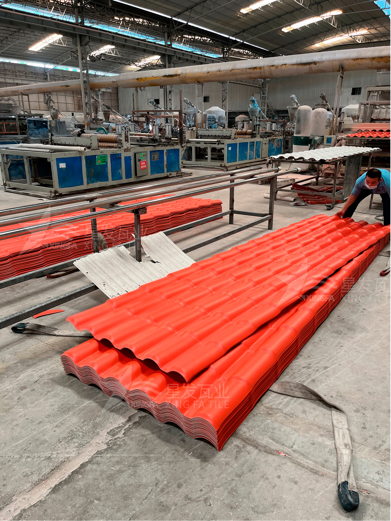 在選擇樹(shù)脂瓦廠家，一定要考察的3個(gè)因素？輕松買(mǎi)到優(yōu)質(zhì)的樹(shù)脂瓦！