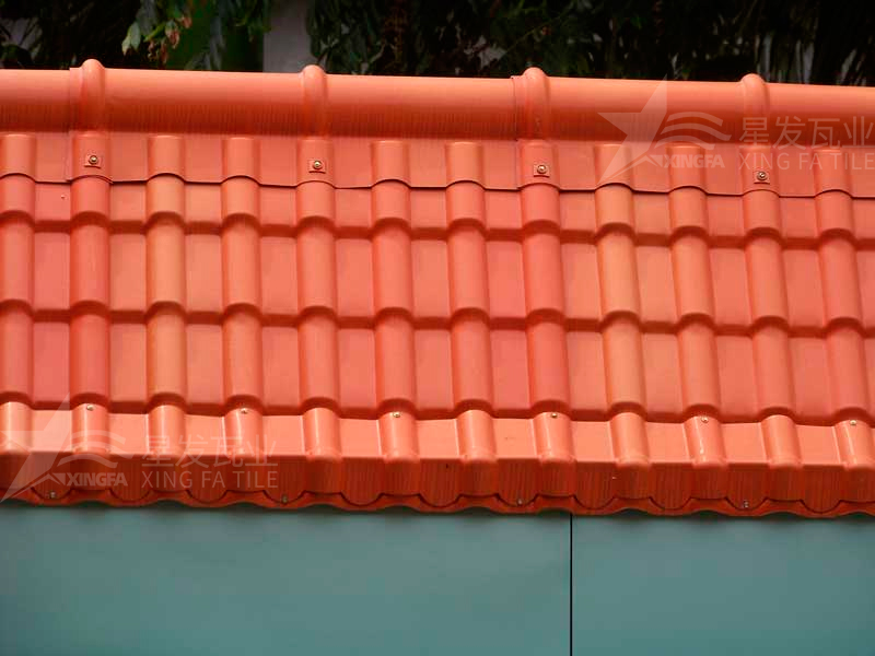 包工包料安裝合成樹脂瓦每平方需要多少錢？