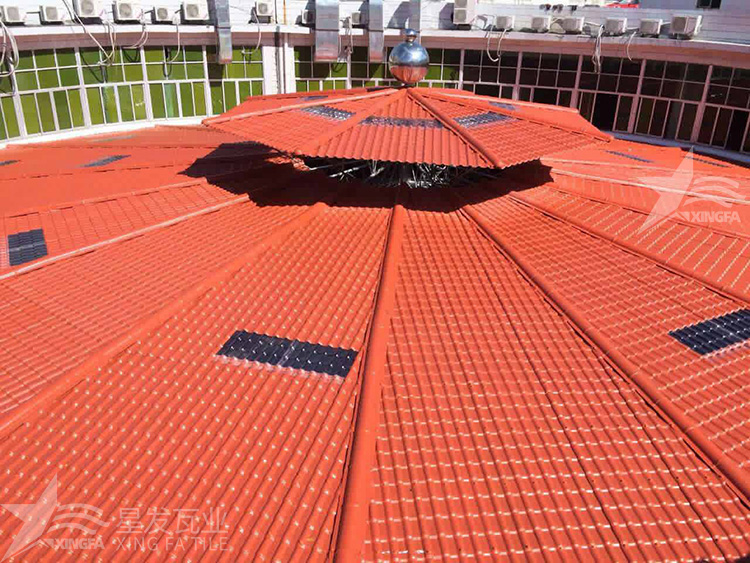 樹脂瓦的灰底和白底之間的比較：價(jià)格和質(zhì)量上有何差異？