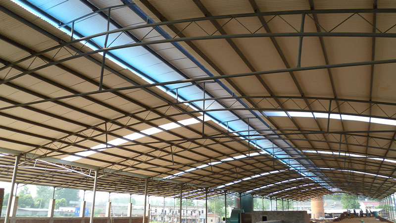 遇上雷陣雨時，屋面上的絕緣樹脂瓦是否安全？是否導電？