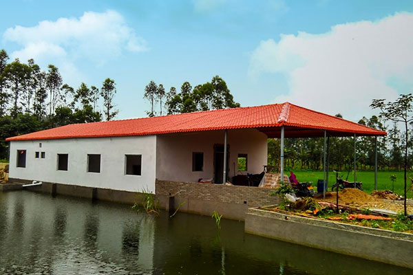 樹(shù)脂瓦抗風(fēng)性能強(qiáng)，安心屋頂保家園