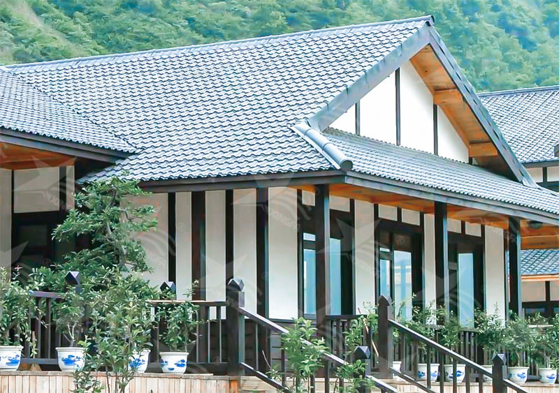 想購買材質(zhì)好的屋面瓦，到底選合成樹脂瓦好還是鋁瓦好？